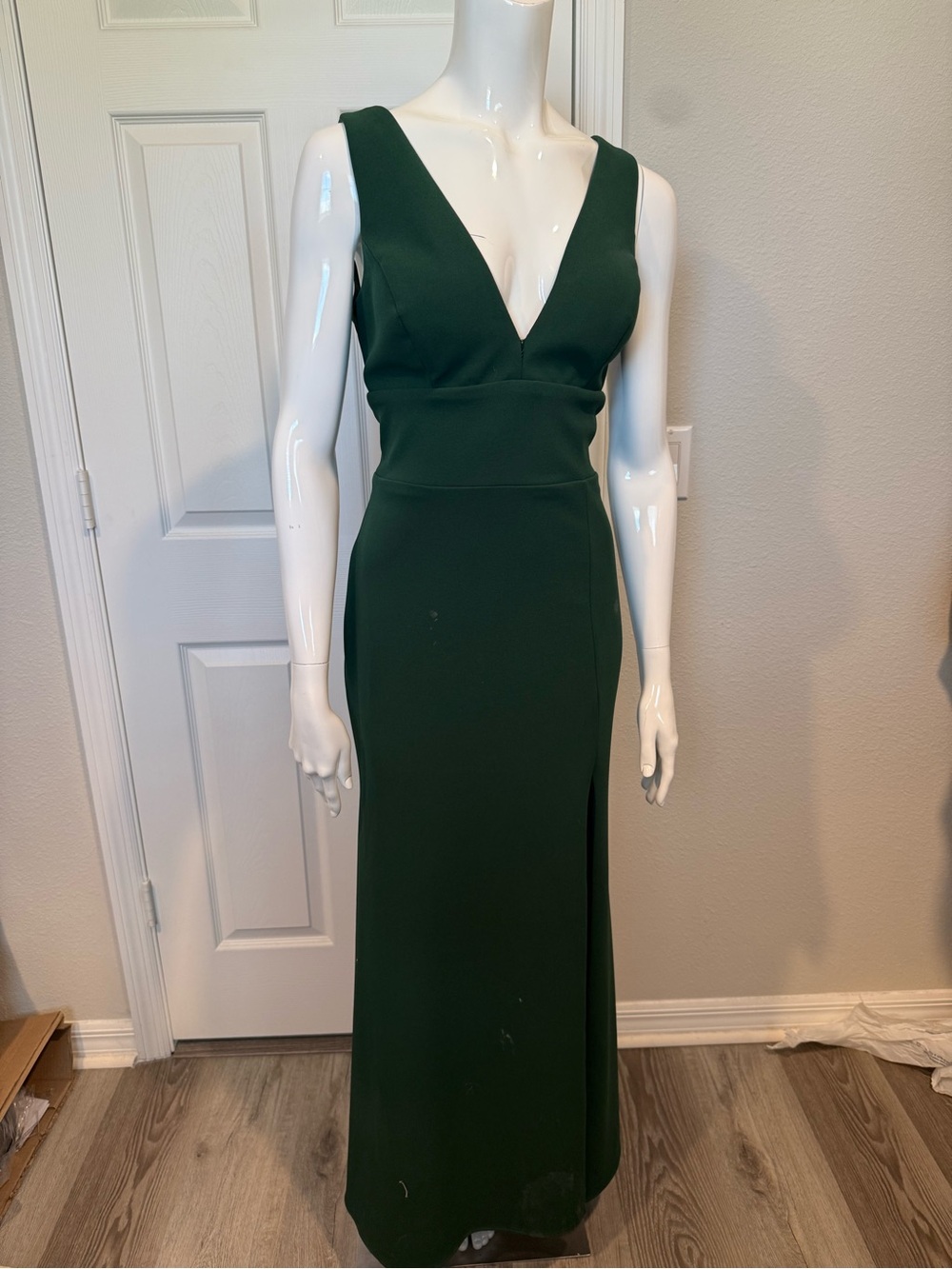 Betsy & Adam - Elegant Deep Green V-Neck Evening Gown
